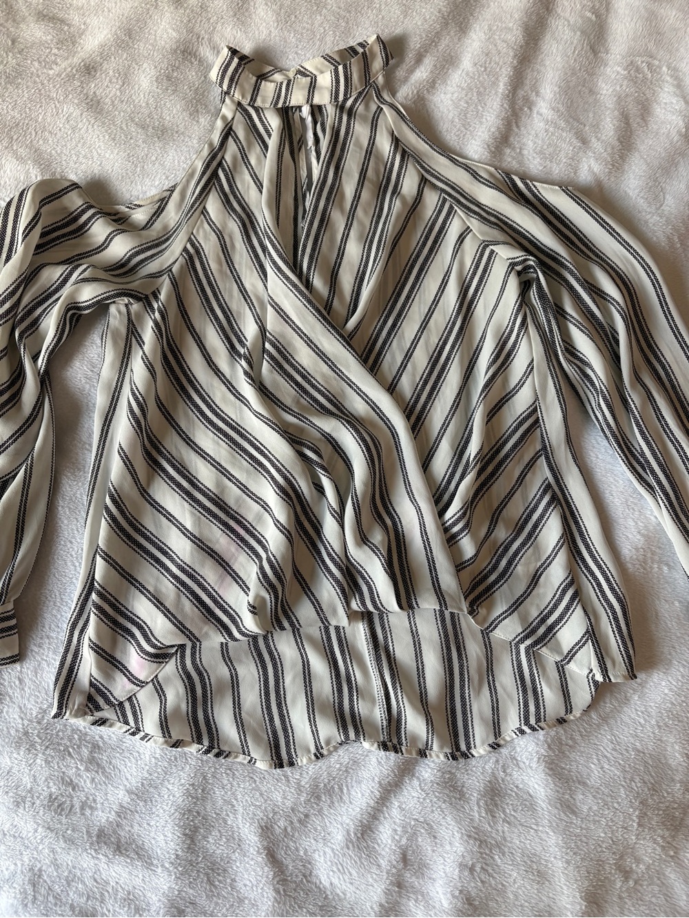 Lush Striped Blouse - Picture 13 of 15